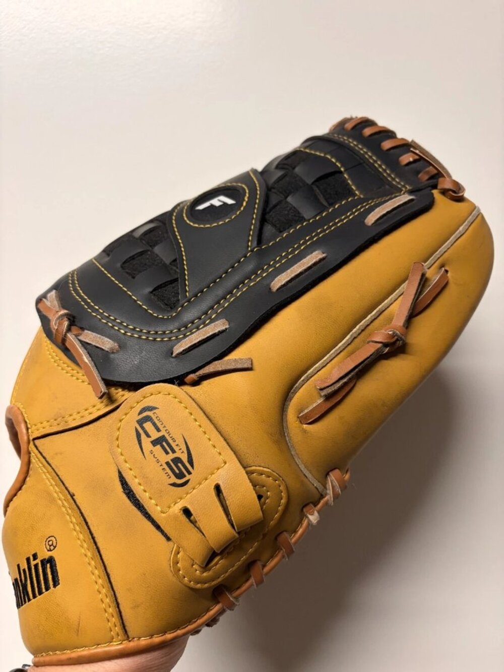 Franklin 14" Baseball Glove RHT 22600 Tan Black Fieldmaster Series Preowned